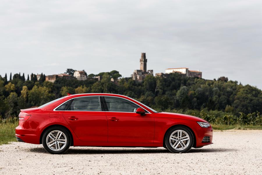  Audi A4 2.0 TDI Ultra (B9) 2015 года  (WW) (фото 18 из 23)